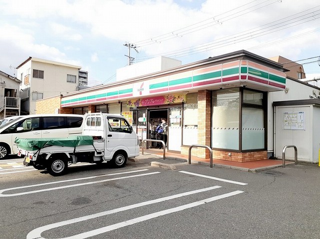 ラ ピエノ コンビニ