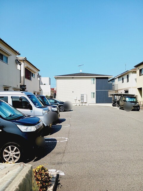 ウエストシー 駐車場