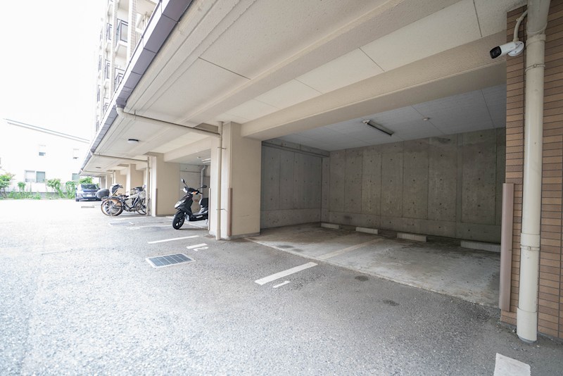 パレオーギ 駐車場