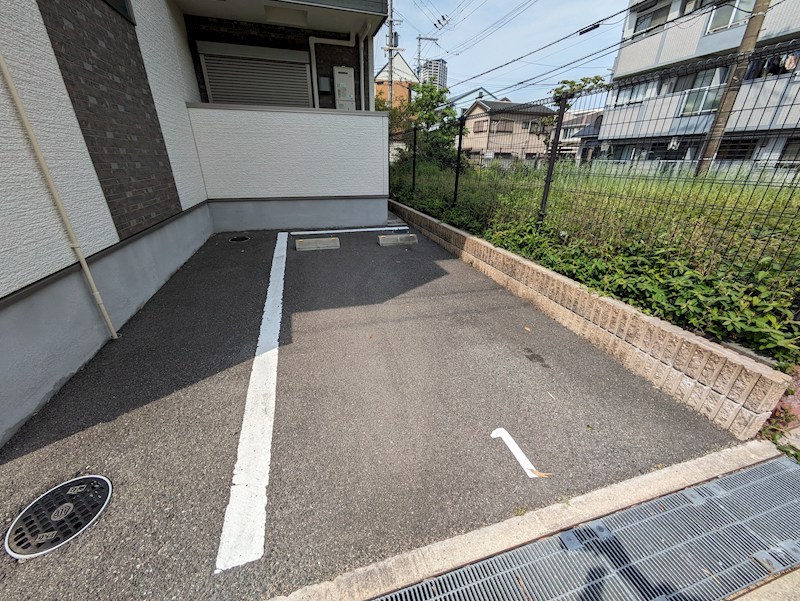 フジパレス西本町5番館 駐車場
