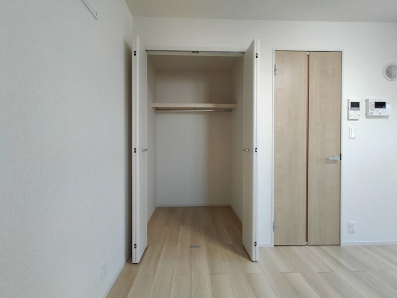 ハイツ ユベーレン 収納