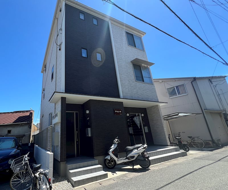 アベニール 外観