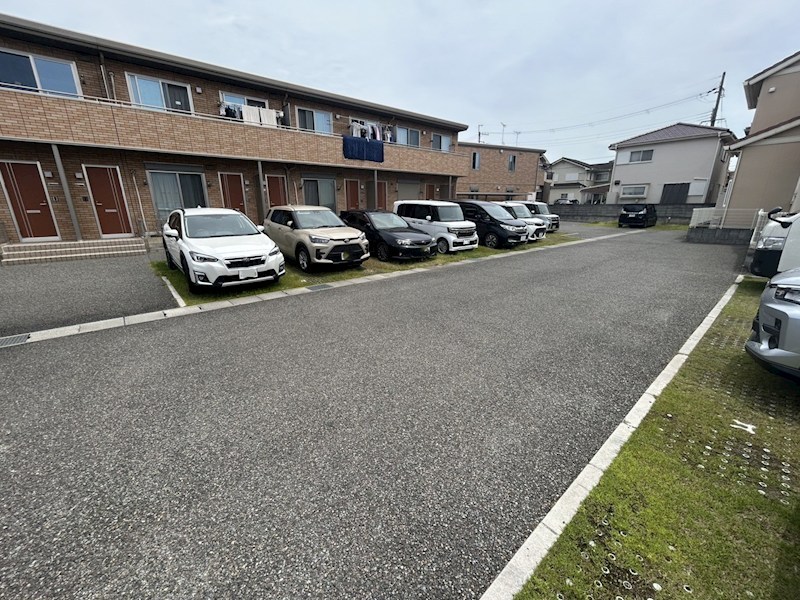 サンスーシー A棟 駐車場