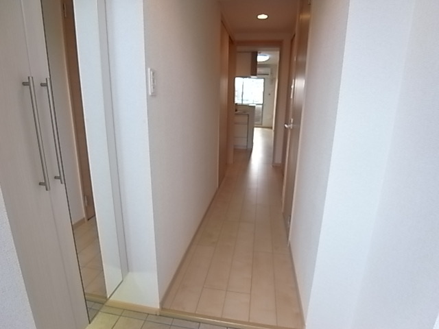 アヴリル その他