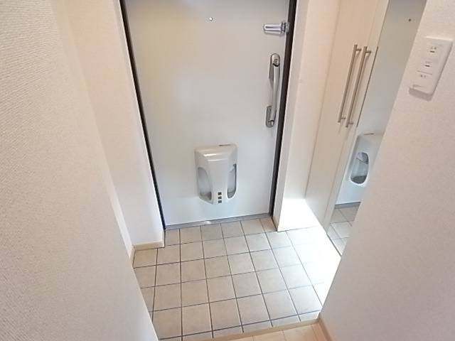 アヴリル 玄関