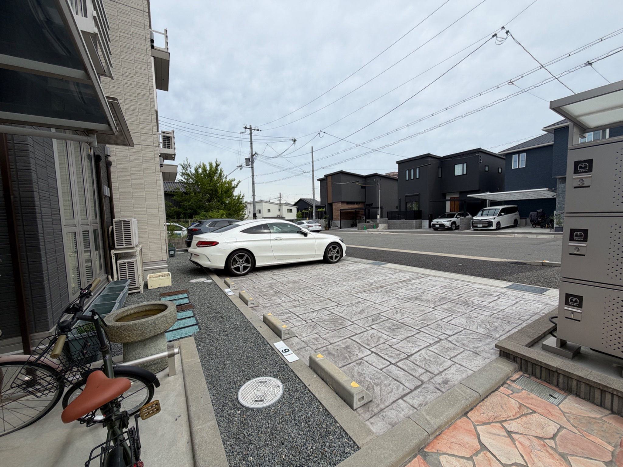 キャトルセゾン 駐車場
