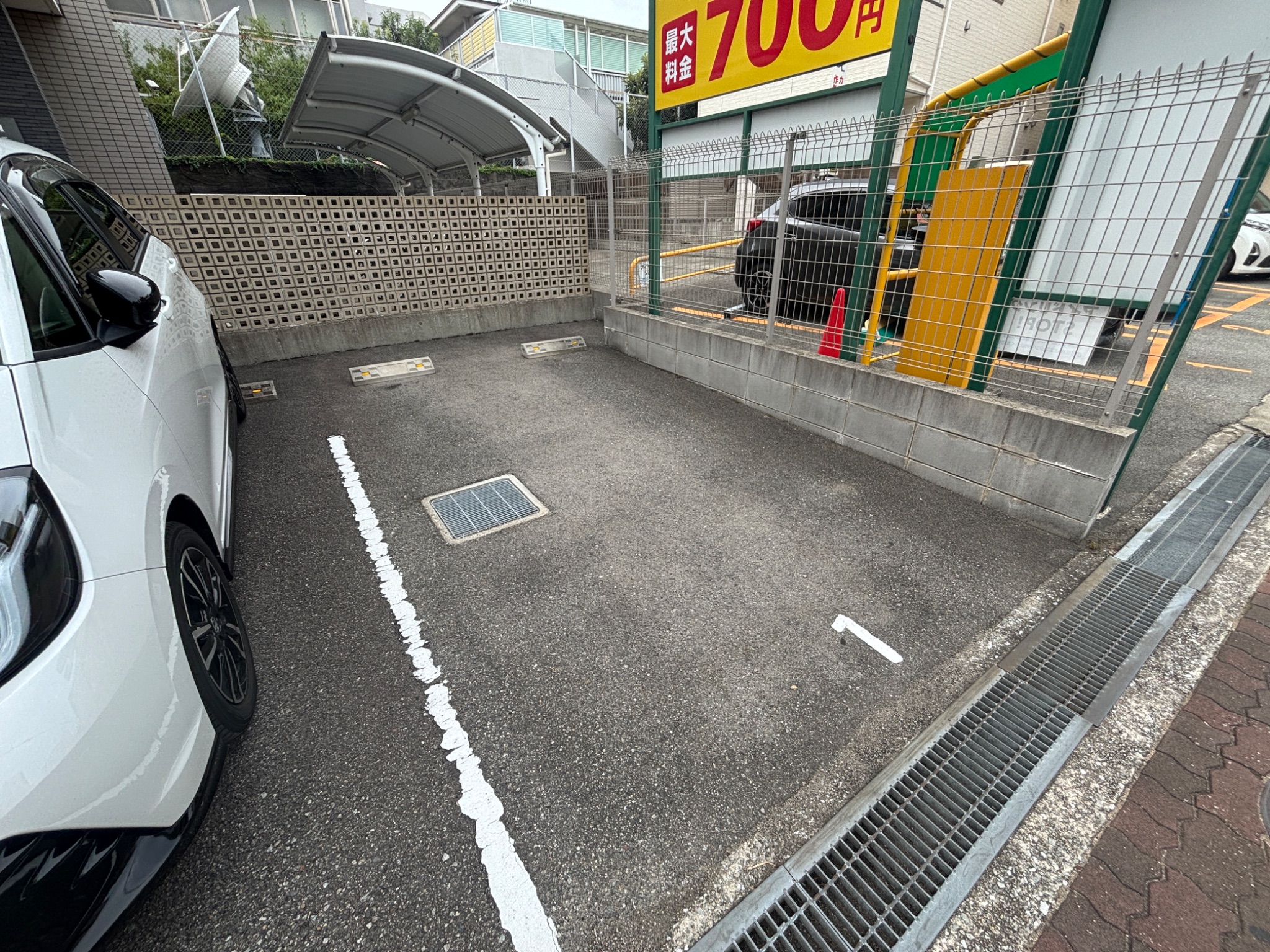 ヴェルドミール鷹取 駐車場