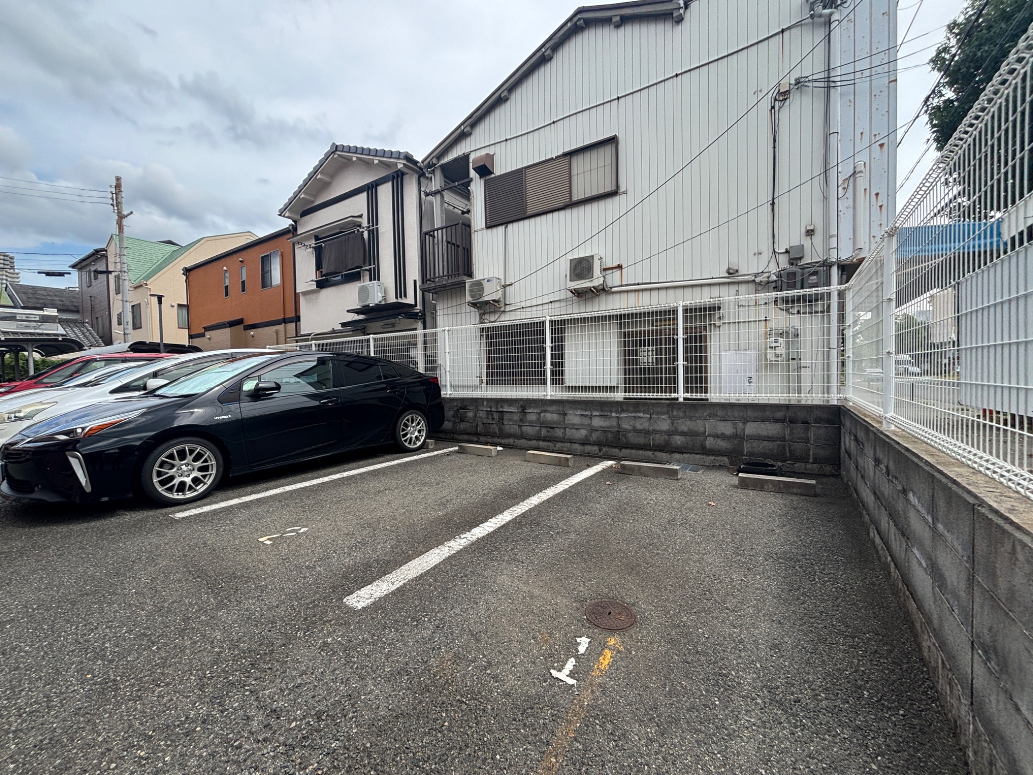 メゾンまほら 駐車場