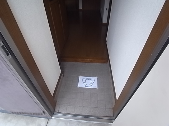 ハイツRISA 玄関