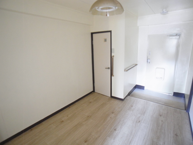丸吉マンション 玄関