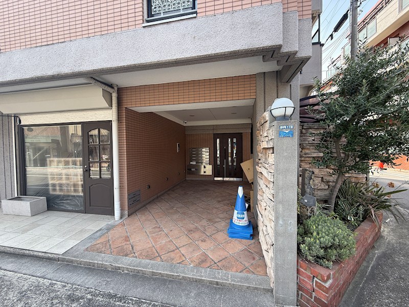 オズコート神戸本山 エントランス