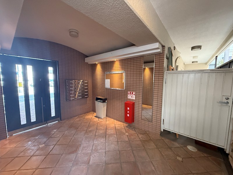 オズコート神戸本山 ロビー