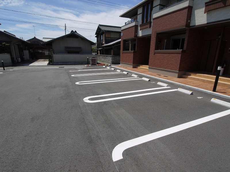 兵庫県明石市魚住町西岡 駐車場