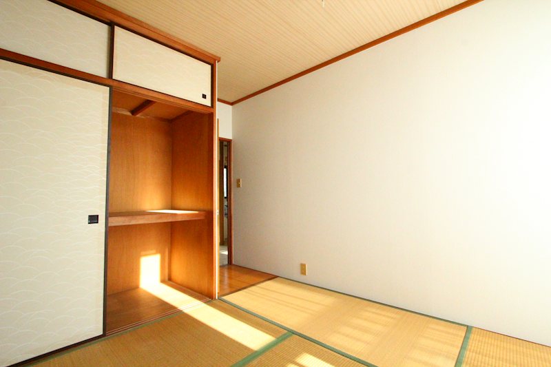 シティハイム山根 収納