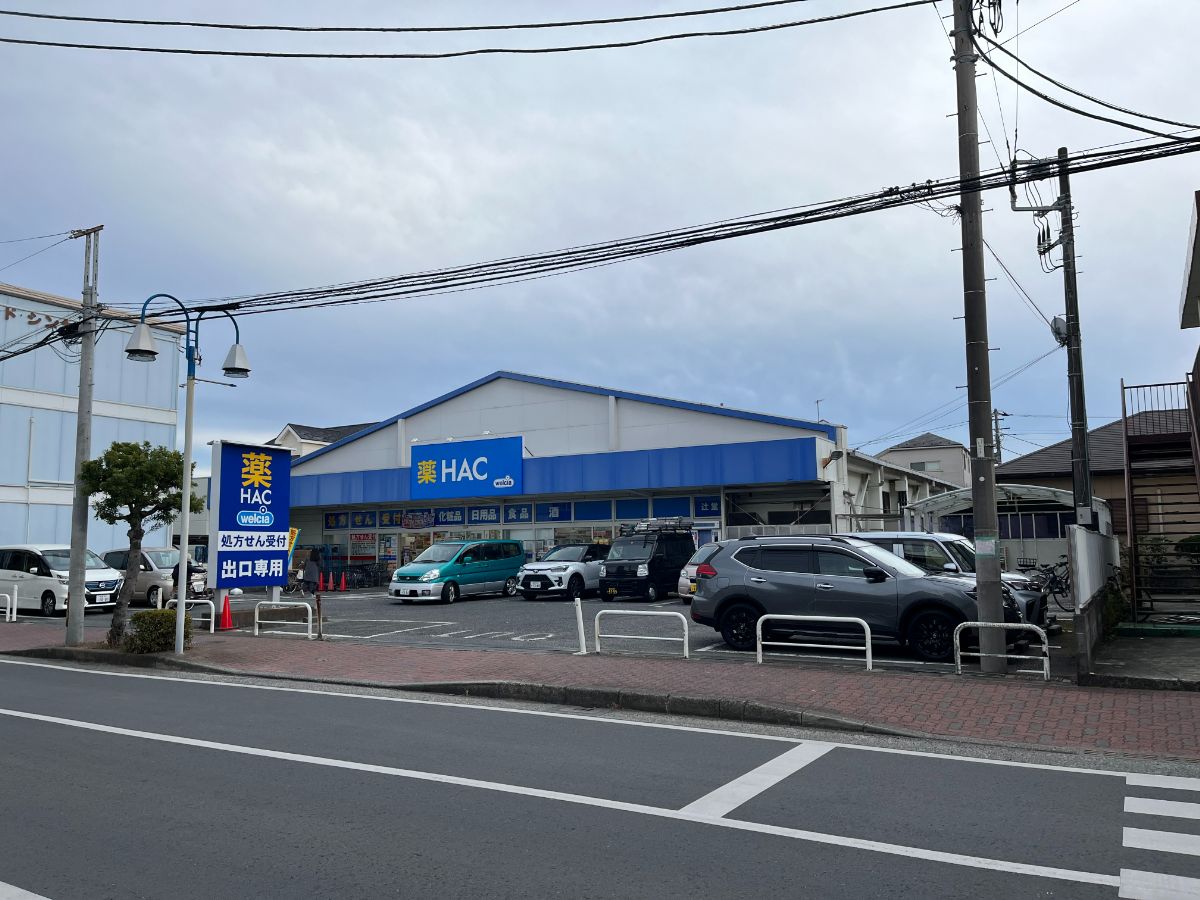 浜竹第2コンテナ敷地内　バイクコンテナ ドラッグストア