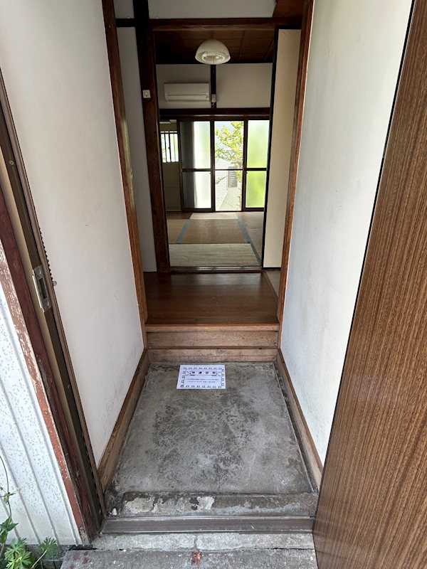 井上貸家 玄関