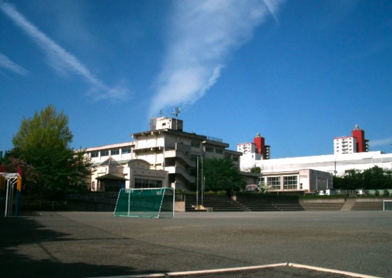 ナイスガレージ大庭第3（大庭第3バイクコンテナ） 小学校