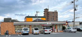 【シェアハウス】平塚市東中原戸建 コンビニ