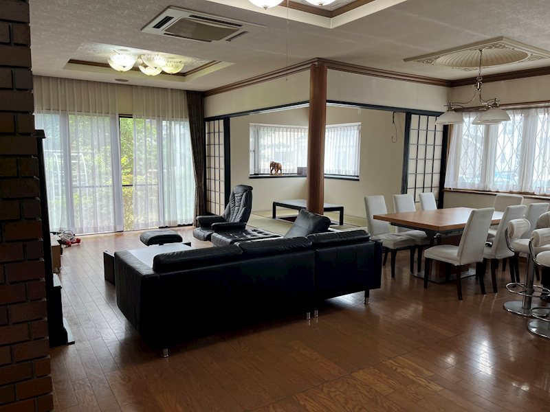 【シェアハウス】平塚市東中原戸建 リビング