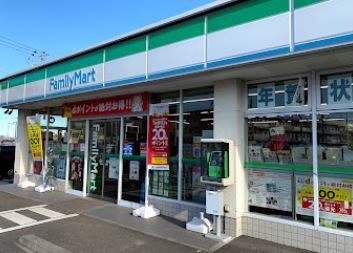 【シェアハウス】平塚市東中原戸建 コンビニ