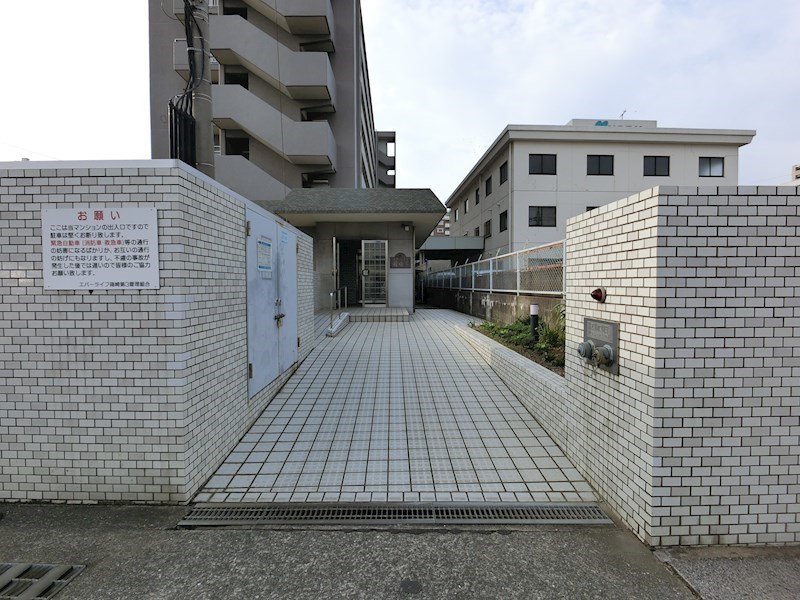 エバーライフ箱崎第３ エントランス