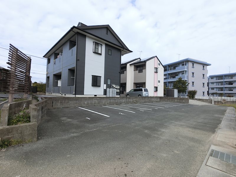 ライトヒルズⅡ 駐車場