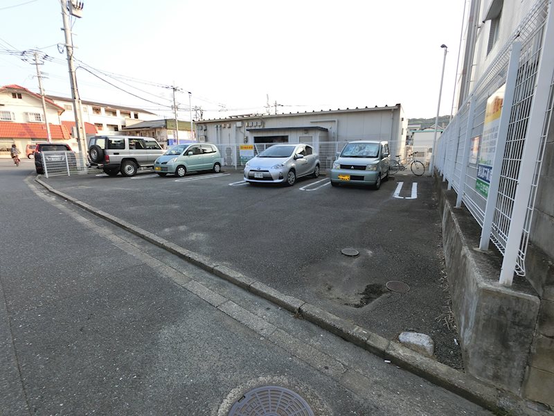 ローソン月極駐車場 駐車場