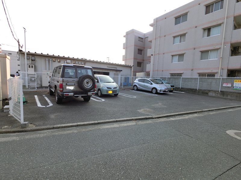 ローソン月極駐車場 駐車場