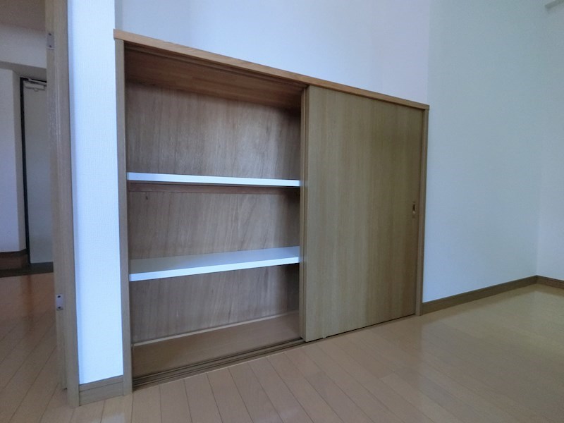 リブハイム土井 収納