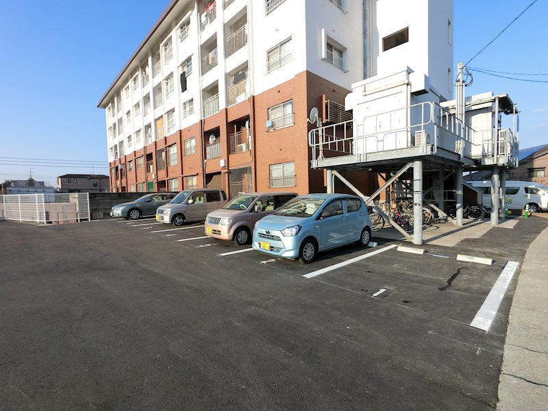 舞松原ビル 駐車場