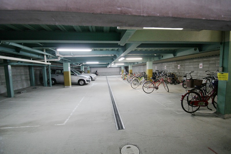 ル・クレアK  駐車場