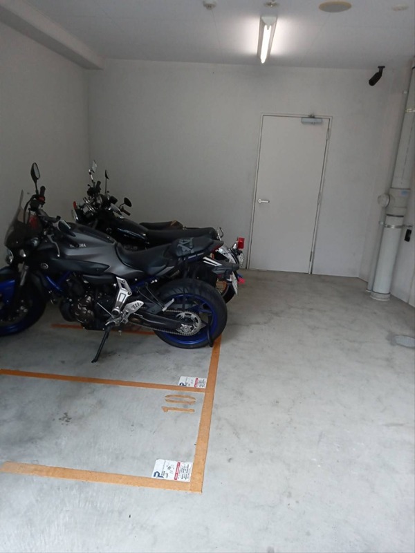 ARISTO扇町 駐車場