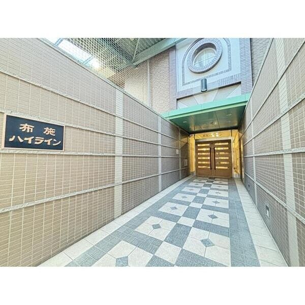 布施ハイライン エントランス
