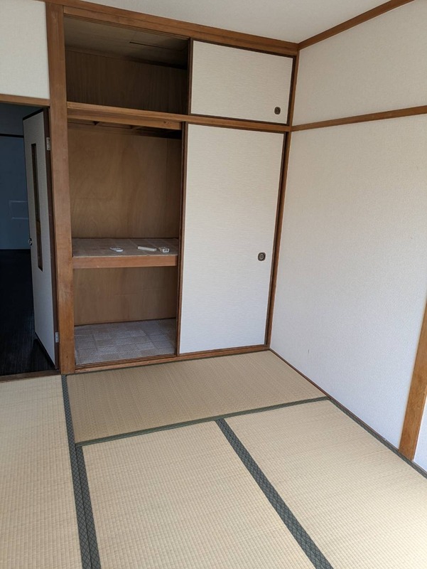 ロイヤルハイツ橿原 収納