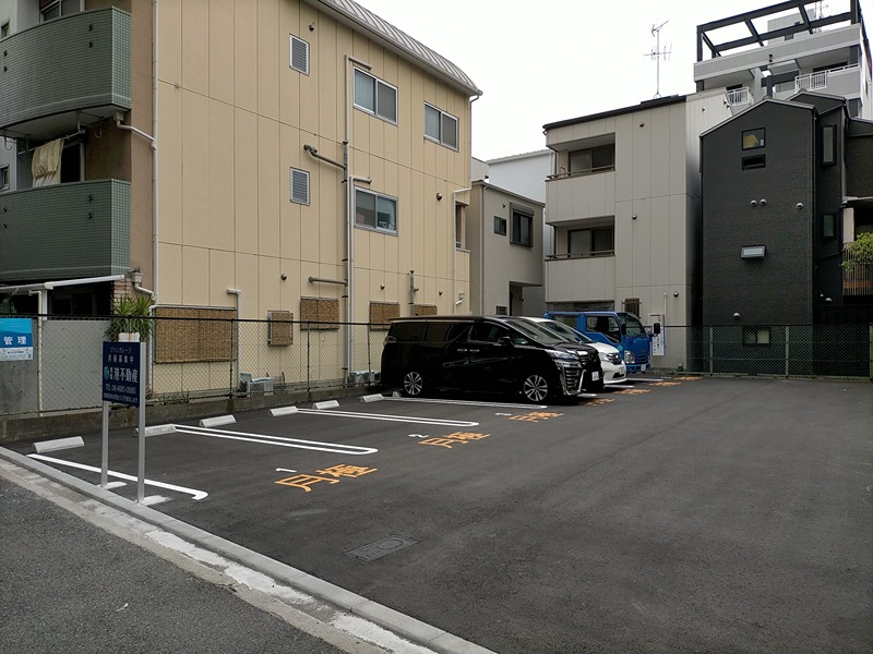 メゾンダーバン 駐車場