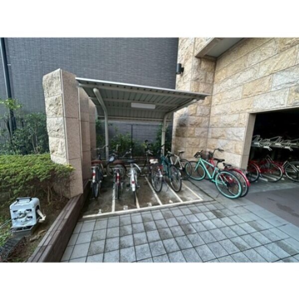 Lasante京橋 駐車場