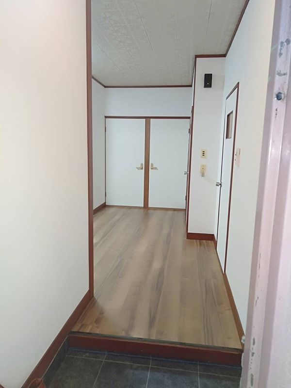 ロイヤルハイツ橿原 玄関