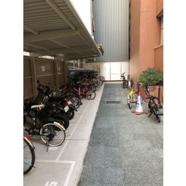 グランカーサ難波元町 駐車場