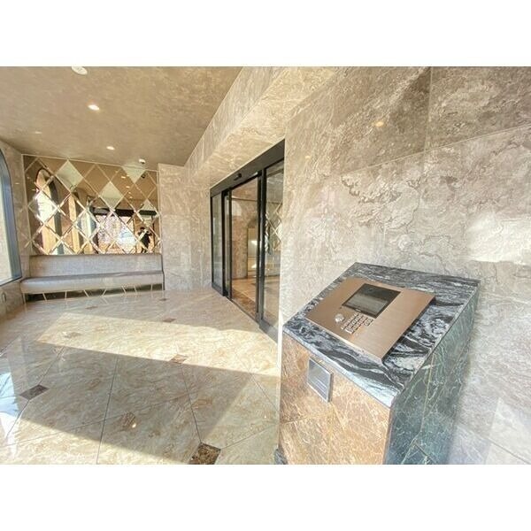 PHOENIX Clove Tomoi エントランス