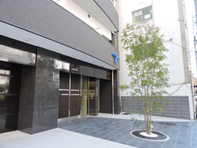 APRILE南森町 エントランス