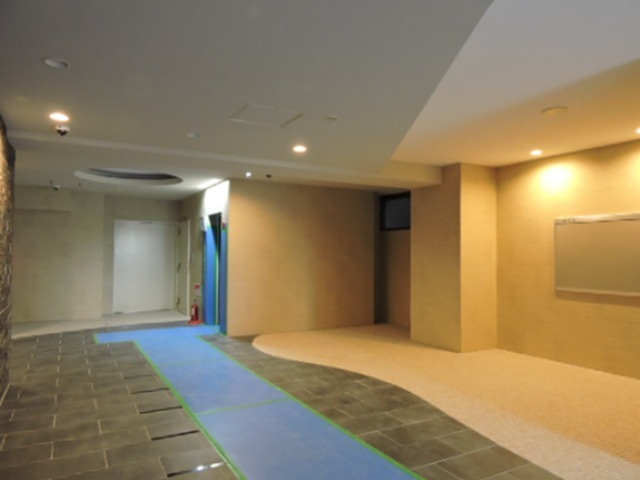 APRILE南森町 ロビー