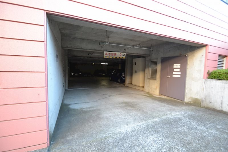 ヴェルドミール宮崎台 駐車場