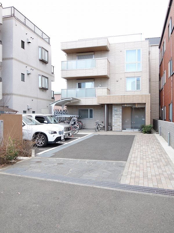 ルノン 駐車場