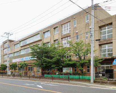 ノアール 小学校