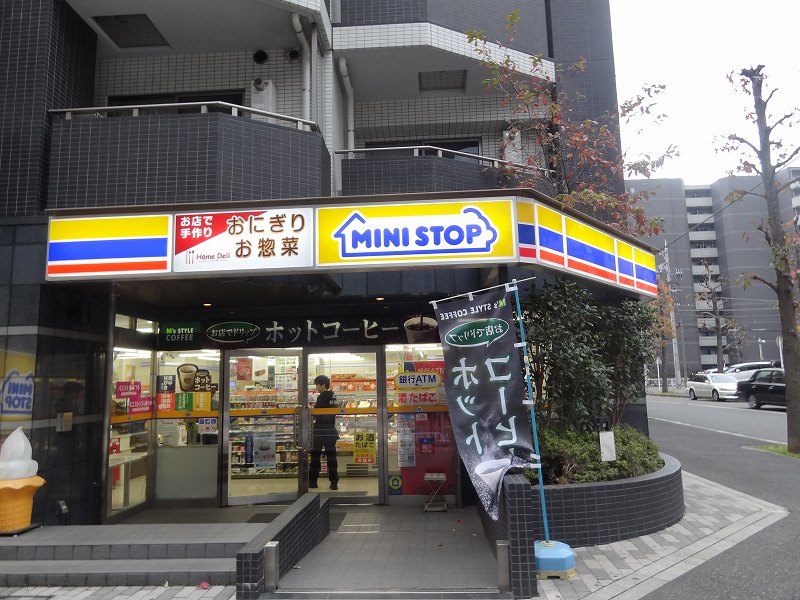 アレグレス新横浜 コンビニ