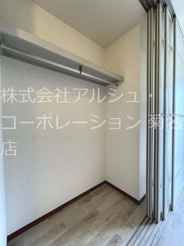 メゾンクローバーＢ 収納