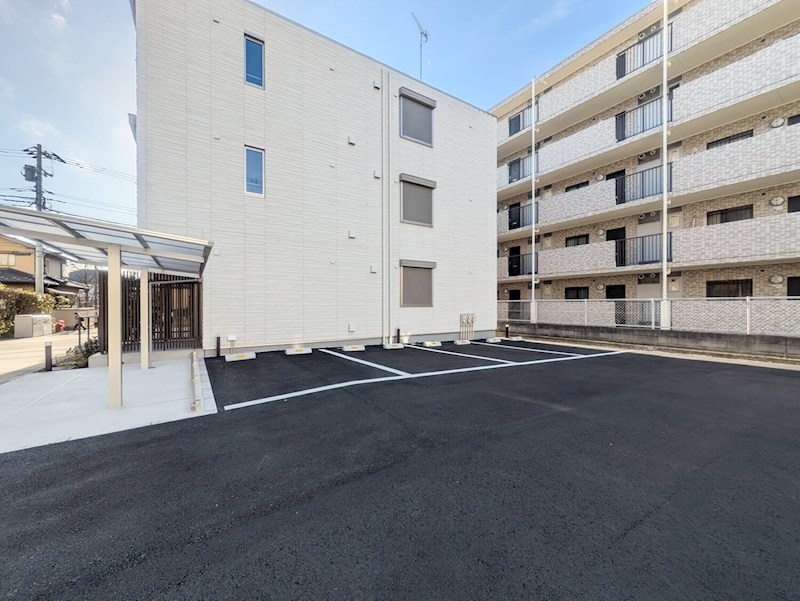 サンベレオ大倉山Ⅲ 駐車場