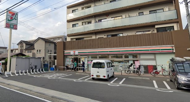 ジェームスハイツB コンビニ