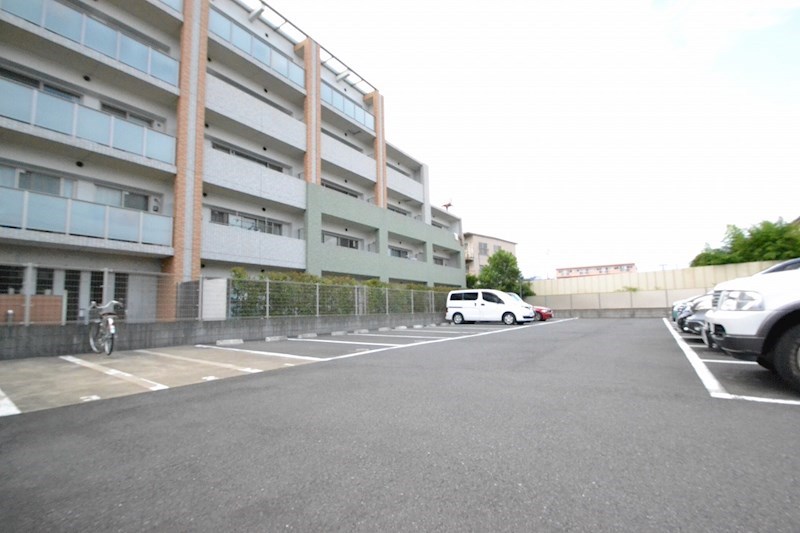 ラ・メゾン等々力 駐車場