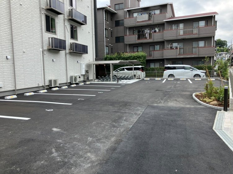 グランパティオ梶ヶ谷 駐車場
